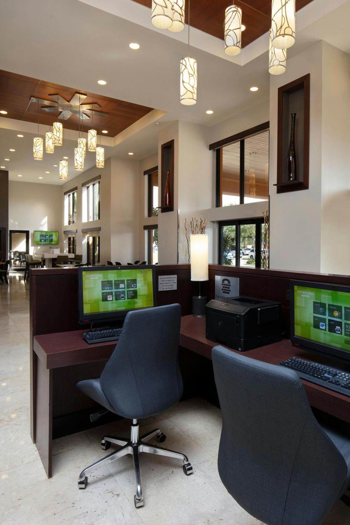 Courtyard By Marriott Boynton Beach Bagian luar foto