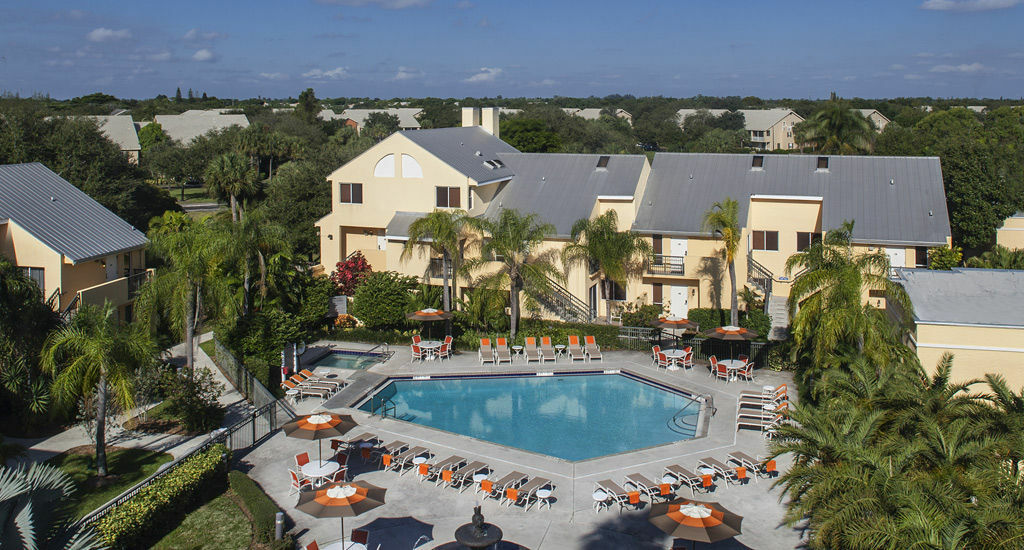 Courtyard By Marriott Boynton Beach Bagian luar foto